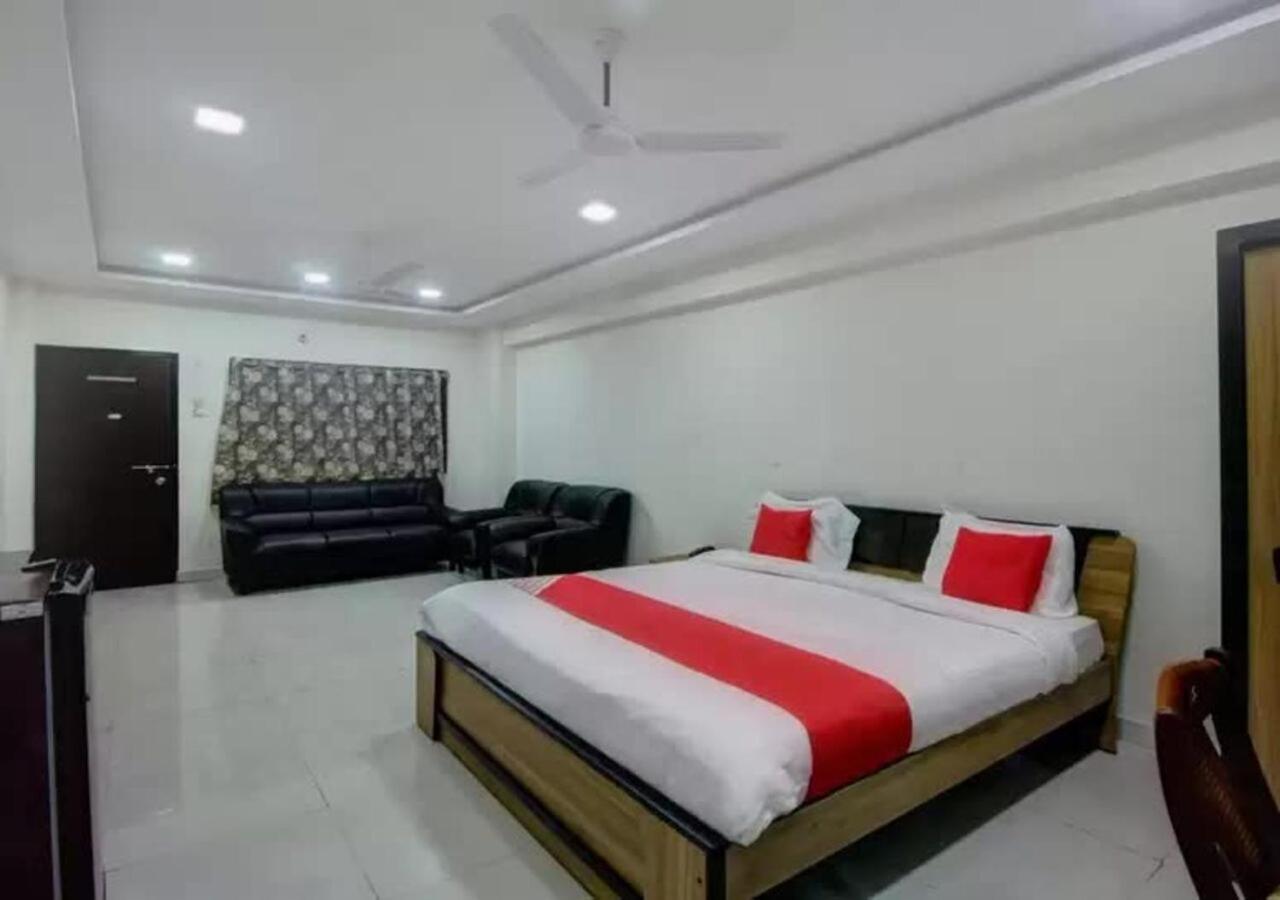 Hotel Santoshi Hometel Raichur Zewnętrze zdjęcie