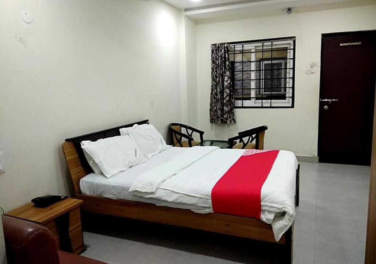 Hotel Santoshi Hometel Raichur Zewnętrze zdjęcie