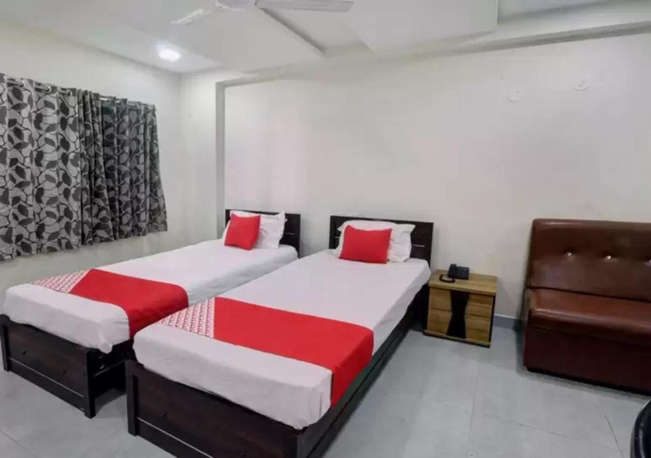 Hotel Santoshi Hometel Raichur Zewnętrze zdjęcie