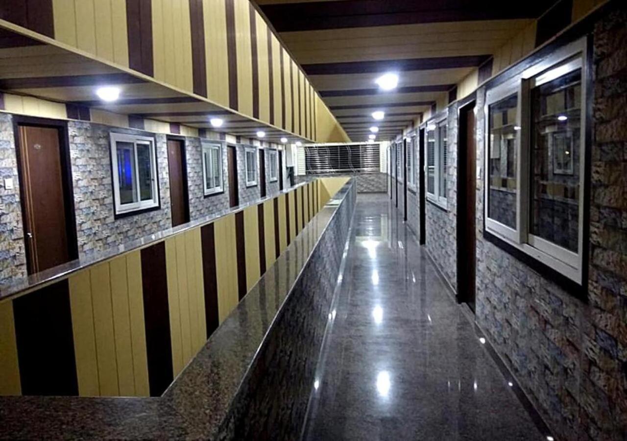 Hotel Santoshi Hometel Raichur Zewnętrze zdjęcie
