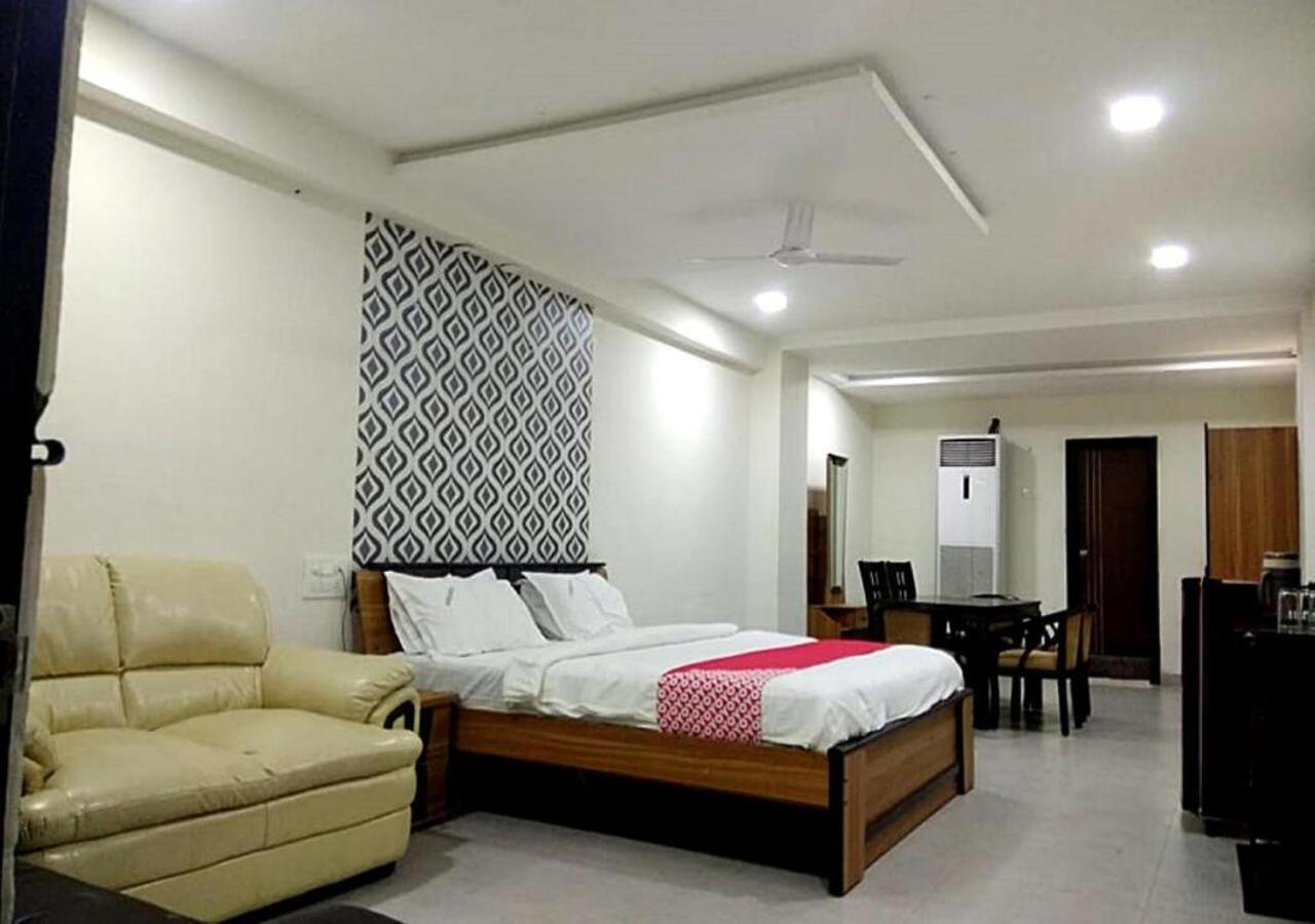 Hotel Santoshi Hometel Raichur Zewnętrze zdjęcie
