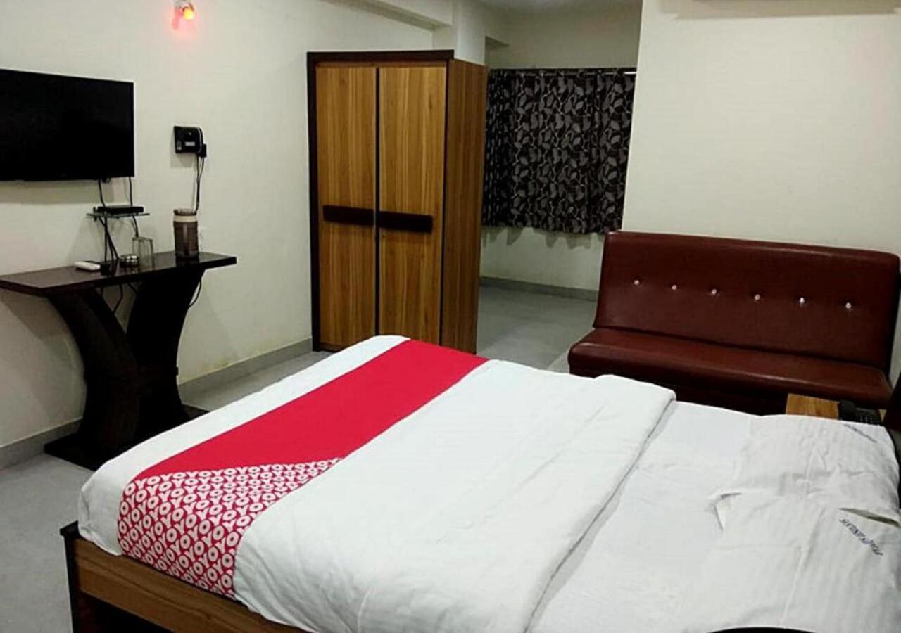Hotel Santoshi Hometel Raichur Zewnętrze zdjęcie