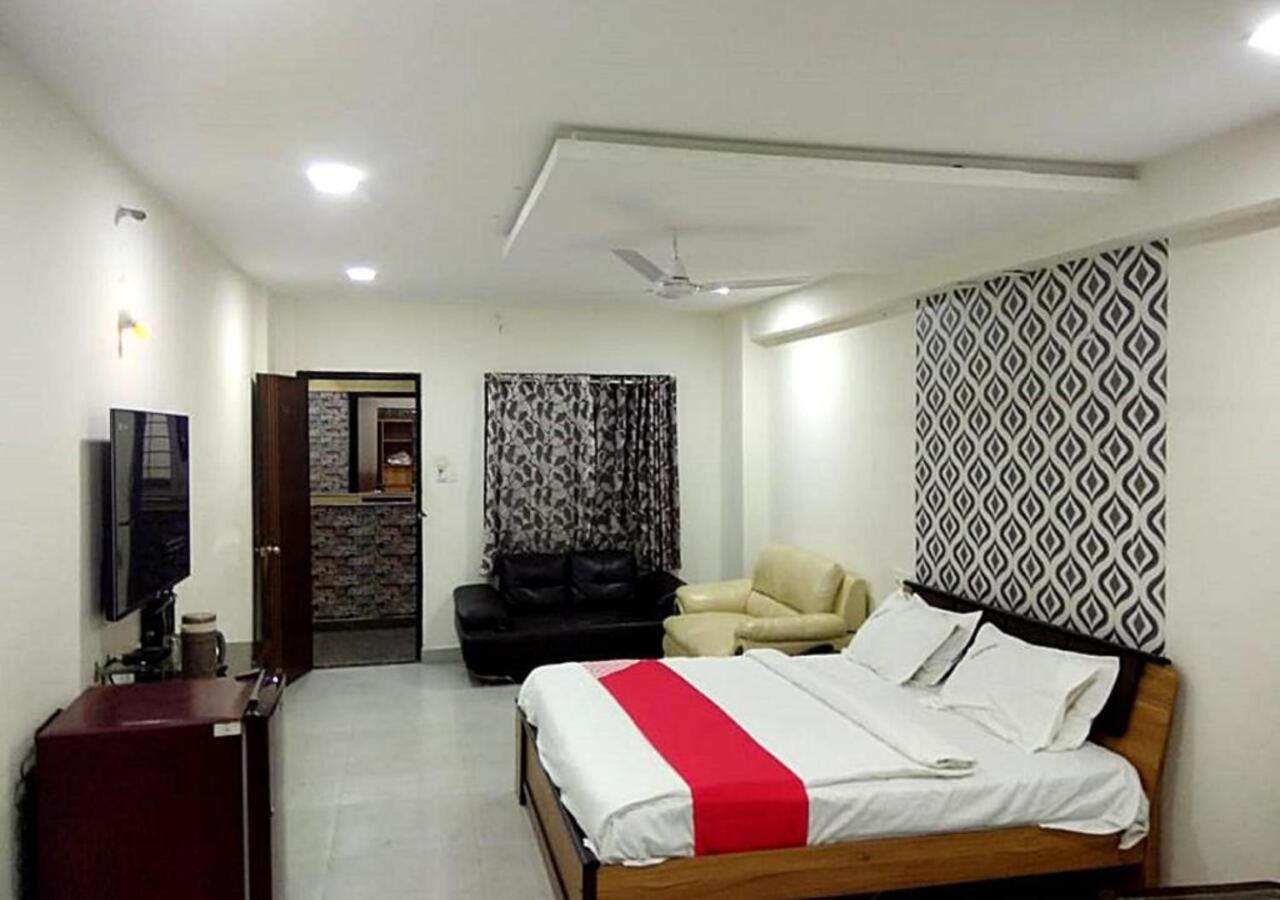 Hotel Santoshi Hometel Raichur Zewnętrze zdjęcie
